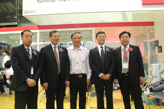 2013上海紡機展行業領導蒞臨指導并留影